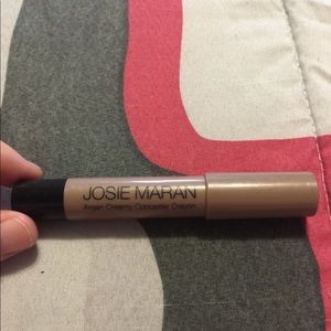 ‼️last one‼️Josie Maran concealer